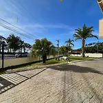 Apartamento Ubatuba, Itaguá, bem localizado, duas vagas de garagem